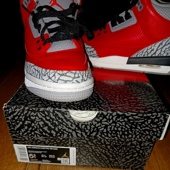 Nike - Picture 1 of 2